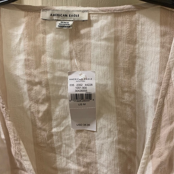 NWT tie front bell sleeve crop top - Picture 2 of 4